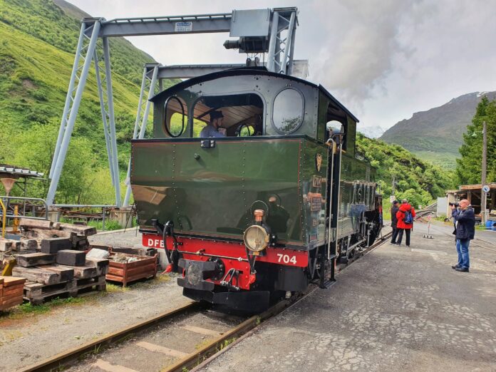 HG 4/4 704 Rückansicht der HG 4/4 704