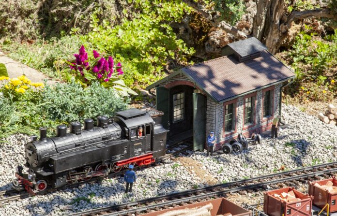 Nebenbahnlokschuppen (330890)