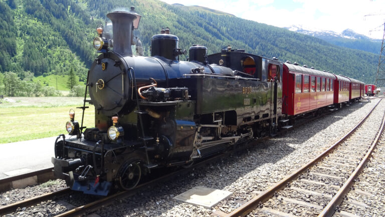 Saisonbeginn auf der Dampfbahn Furka-Bergstrecke