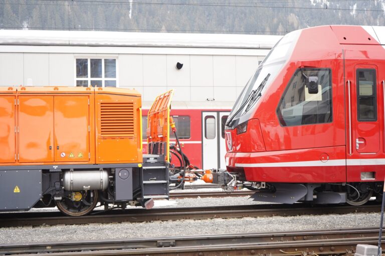 Kupplungsversuche in der Abstellgruppe in Davos.